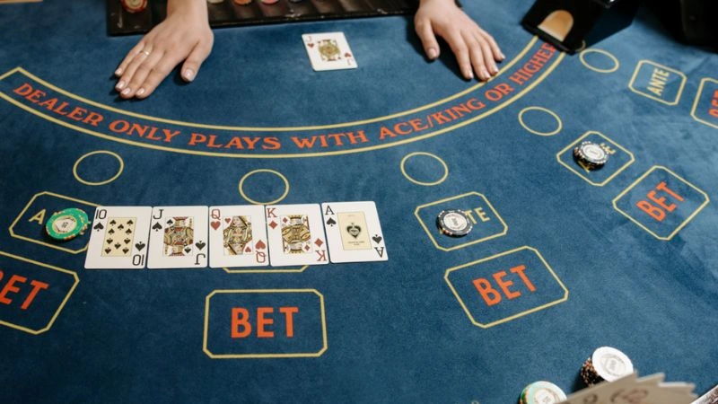 Canh bài Baccarat bằng cách sử dụng tỷ lệ cược 1-2-3-4